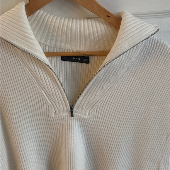 Sleeveless knit sweater vest with zipper size XL. - Picture 4 of 8